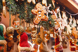 Mit selbstgemachter und origineller Handwerkskunst begeistert der traditionelle Montessori-Weihnachtsmarkt die Gäste. 