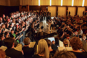Bei der vierten Auflage des Benefiz-Chorkonzerts „Frei-SING(t)“ der Bürgerstiftung Freising präsentieren am 16. März 2024 sechs Ensembles ihr Können. (Foto: Peter Spanrad) 