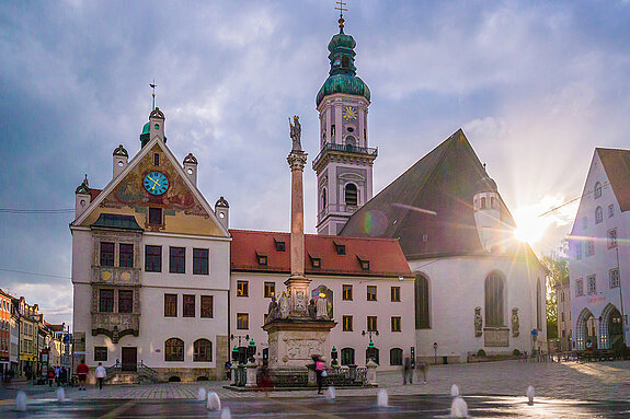 Sonnenuntergang über dem Marienplatz Sonnenuntergang über dem Marienplatz