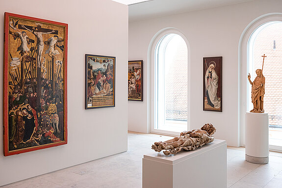 View into a room of the exhibition collection. (Photo: Diocesan Museum Freising / Thomas Dashuber)