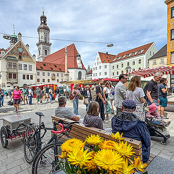 Weekly market around Marienplatz in Freising. (Photo: ski) Weekly market around Marienplatz in Freising. (Photo: ski)