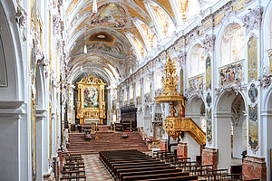 Festgeschenk anno 1724: Fürstbischof Johann Franz Eckher von Kapfing und Liechteneck ließ den Dom St. Maria und St. Korbinian durch die Brüder Asam neugestalten. (Foto: ski)