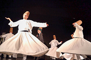 Im DIMU ist am 26. Januar 2025 der rituelle Tanz der Derwische, zu sehen, dessen Choreografie seit Jahrhunderten nahezu unverändert ist. (Foto: privat)