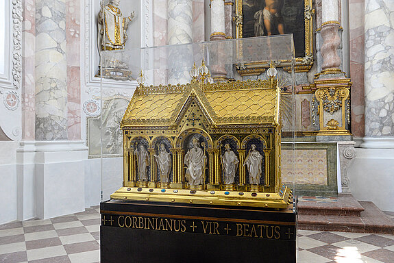 The Corbinian shrine in St Maximilian's Chapel. (Photo: Stadt Freising)  